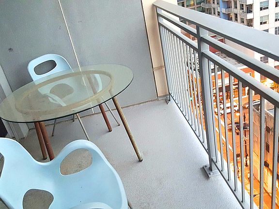 5th image of 1250 S Michigan Ave APT 1210