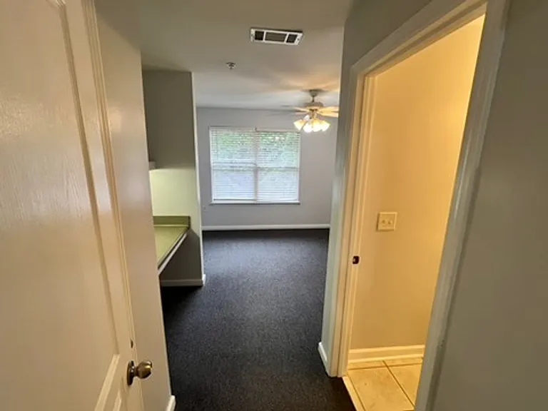 833-937 Old Greenville Hwy — Photo 14