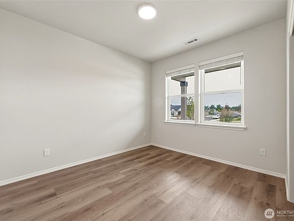4th image of 643 Ava Street