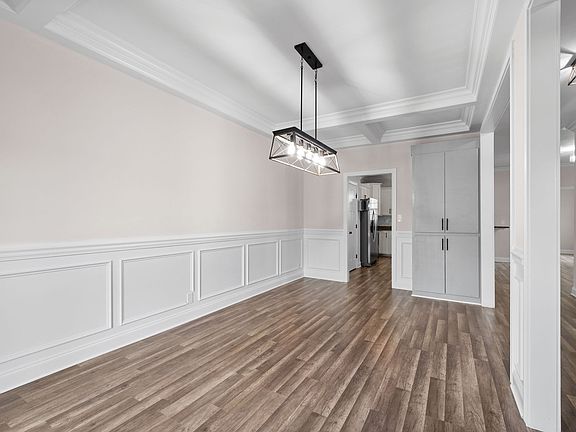 4th image of 1021 Cherry Blossom Ln