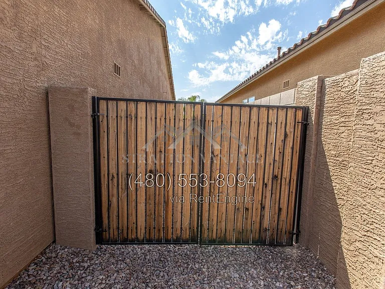 18295 W Saguaro Ln — Photo 41
