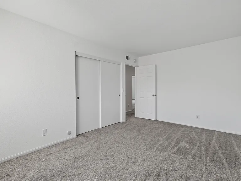 13887 Carriage Rd — Photo 41