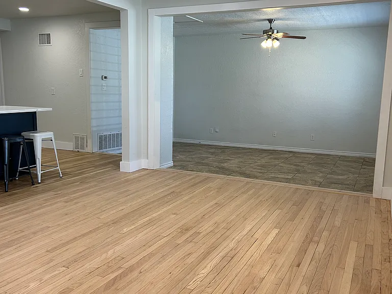 472 Dresden Dr — Photo 24