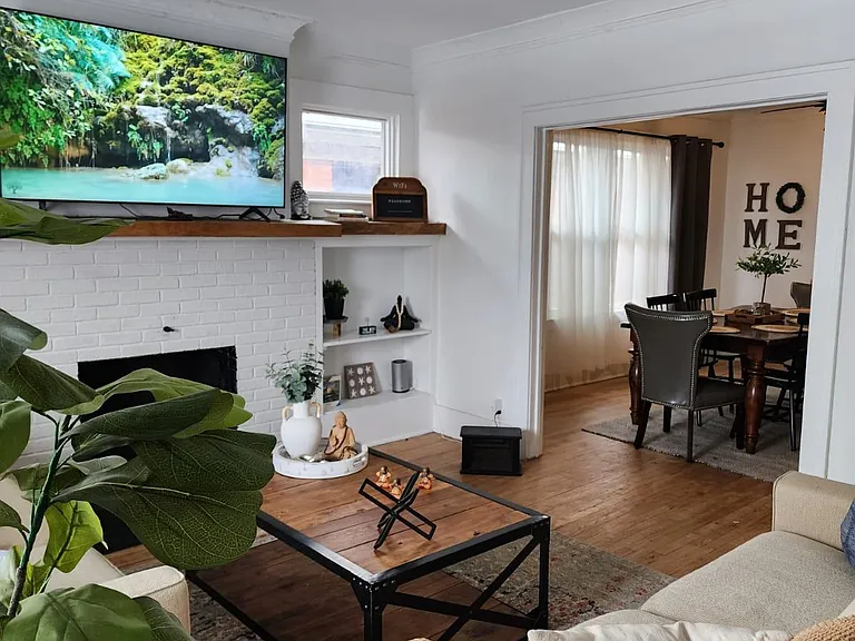 1698 Glynn Ct — Photo 2