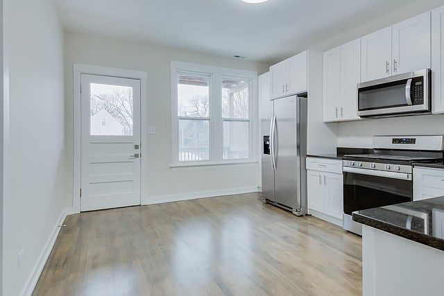 1st image of 2842 N Avers Ave #2