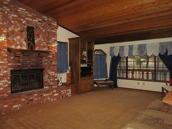 4th image of 42225 N Shore Dr