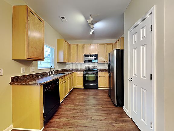 3rd image of 106 Lick Creek Ln