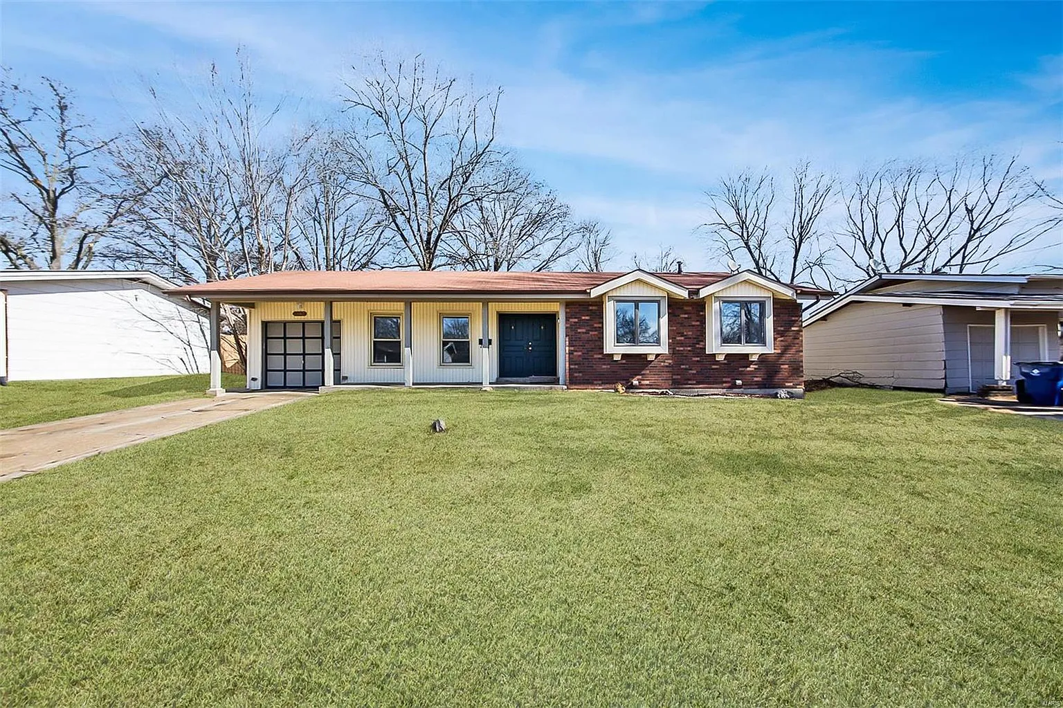 1387 Springhurst Dr photo 1
