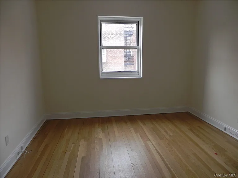 11 Schenck Ave #2D — Photo 12