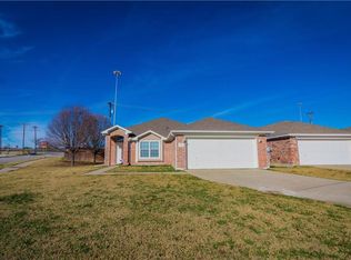 701 Aries Dr, Euless, TX 76040