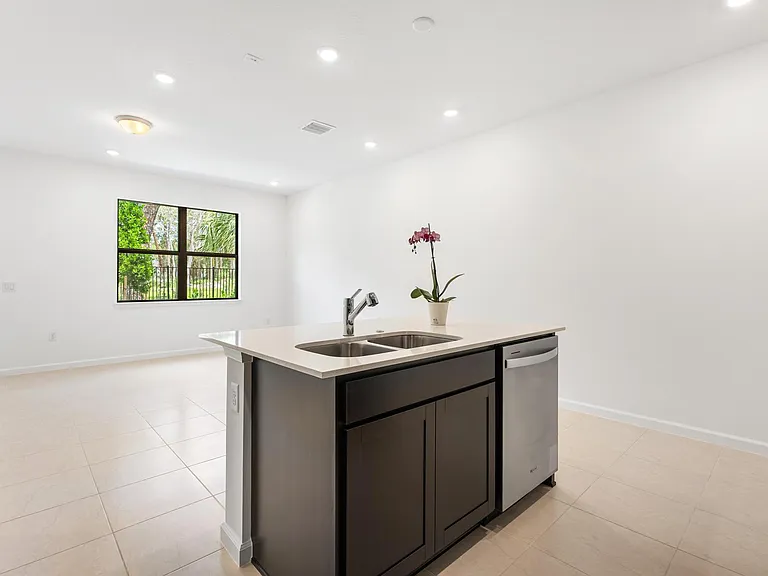 4315 Efendi Dr — Photo 13