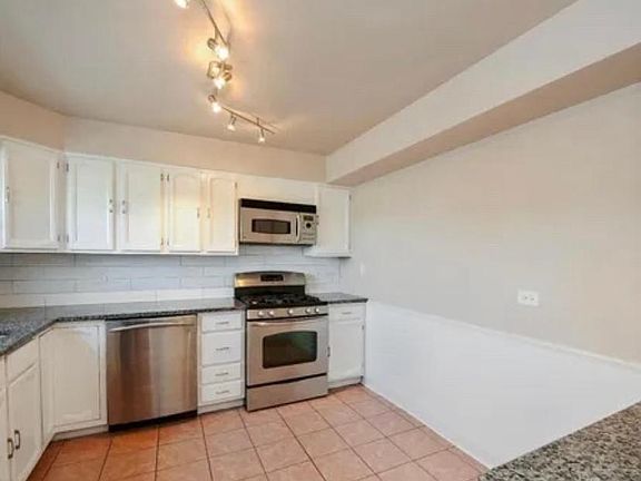 5th image of 7051 Kennedy Ave Unit B
