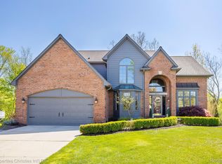 45571 Irvine Dr, Novi, MI 48374