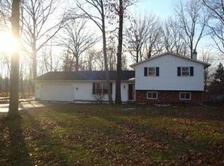 1260 Beverly Dr, Amherst, OH