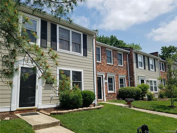 3rd image of 9425 Greenhill Ct