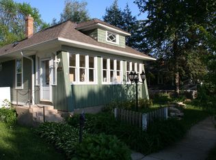 65 S Walnut St, South Elgin, IL 60177