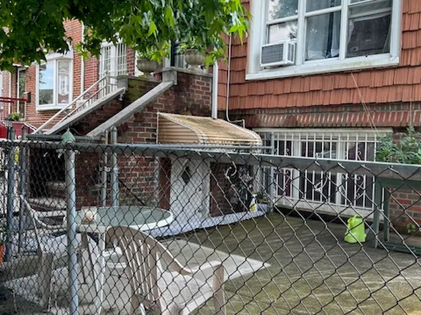 2002 East 28th Street image 3 of 4