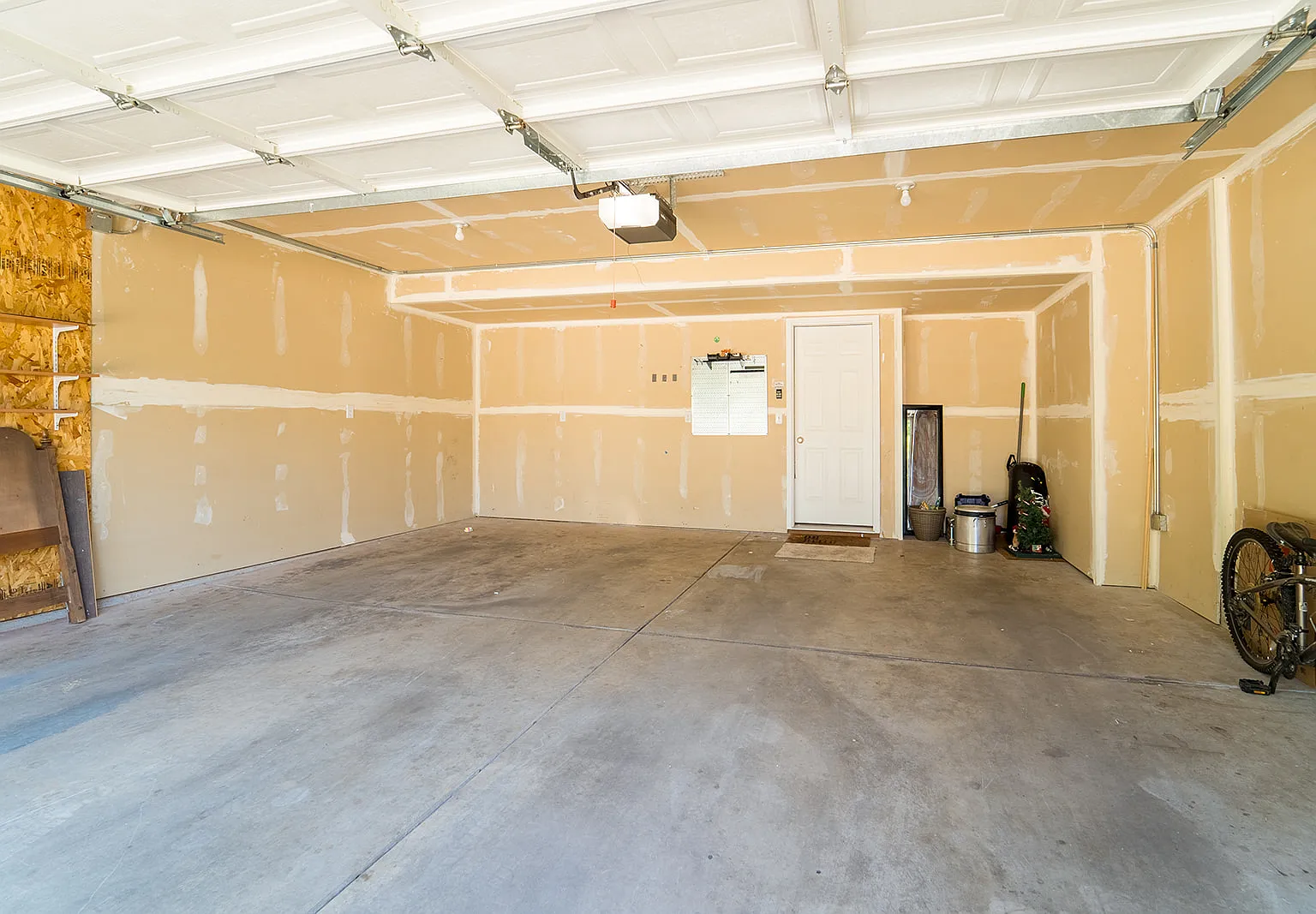 4307 S Stonington Ln — Photo 2