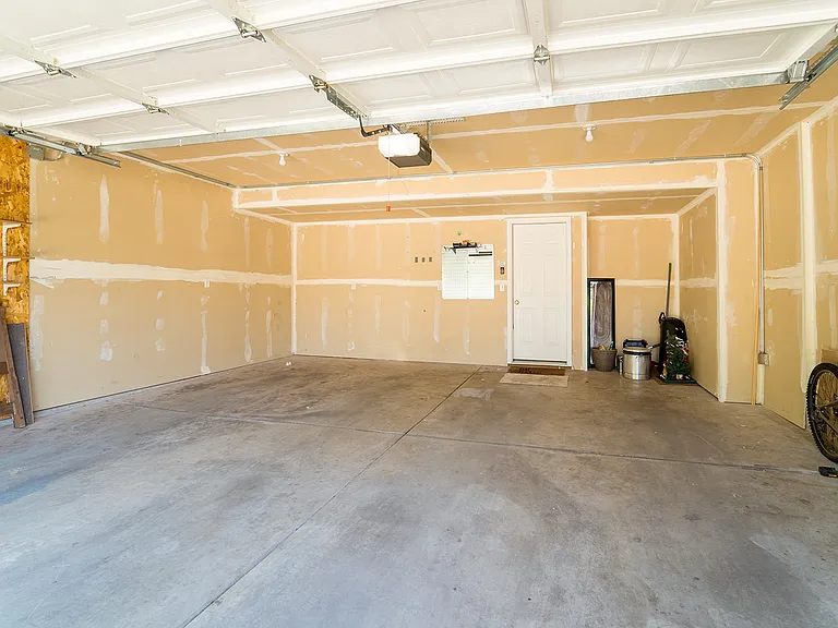4307 S Stonington Ln — Photo 2