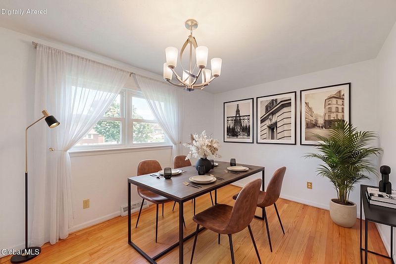 4th image of 1130 Elton Avenue