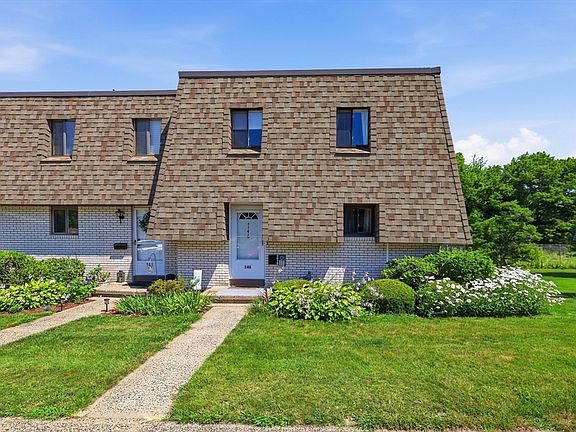 3rd image of 146 Beekman Dr Unit 146