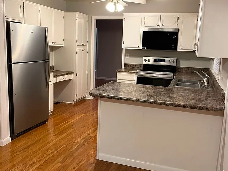 2902 Highbrook Ct — Photo 19