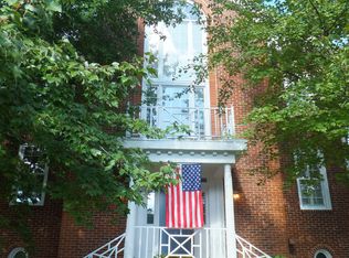 10452 Breckinridge Ln, Fairfax, VA 22030