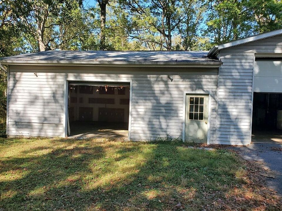 2nd image of 214 Waterloo Ct