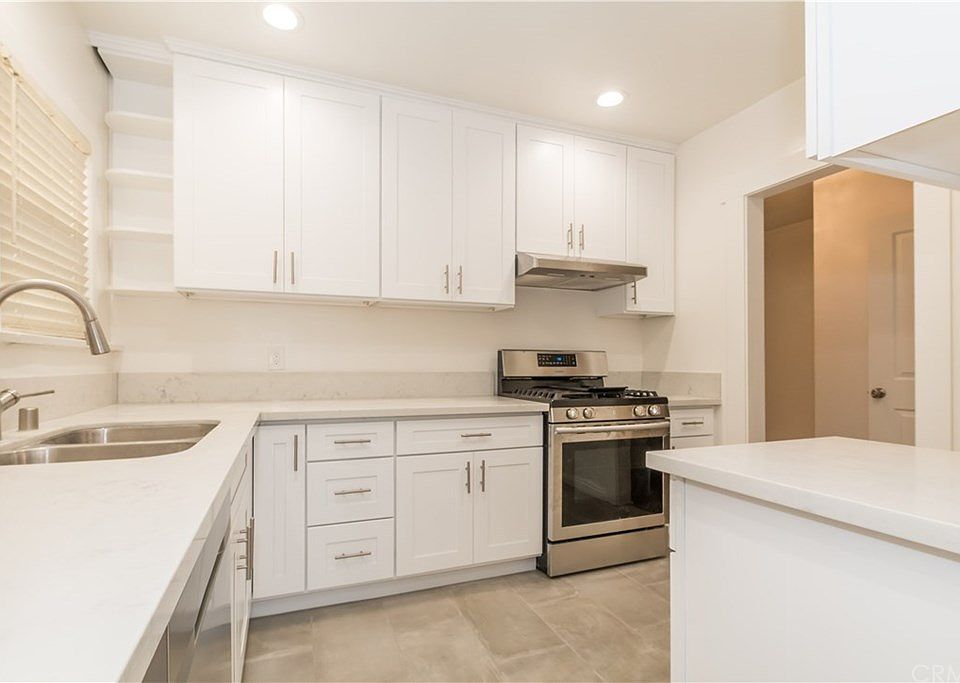 1st image of 2862 Francis Ave