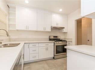 2862 Francis Ave, Los Angeles, CA 90005