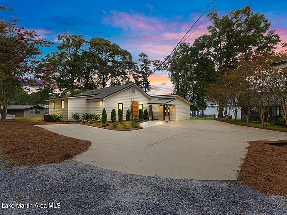 3rd image of 395 Council Rock Rd