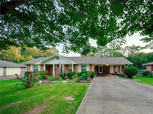 1568 Lakeland Cir, Morrow, GA 30260