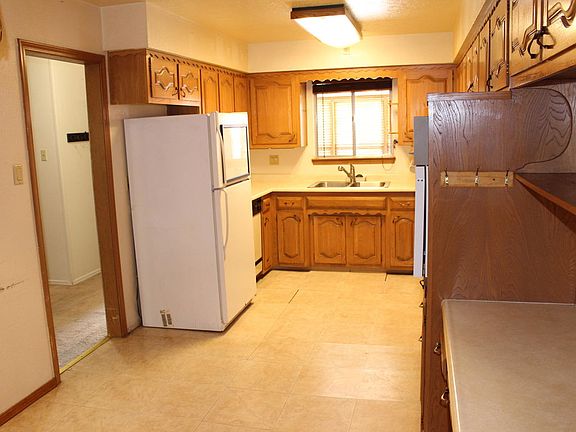 2nd image of 10017 Natalie Ct NE