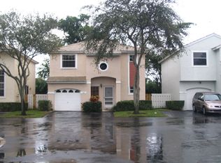 9920 NW 2nd St, Plantation, FL 33324