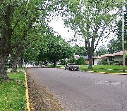 3rd image of 1501 N Harmony Dr