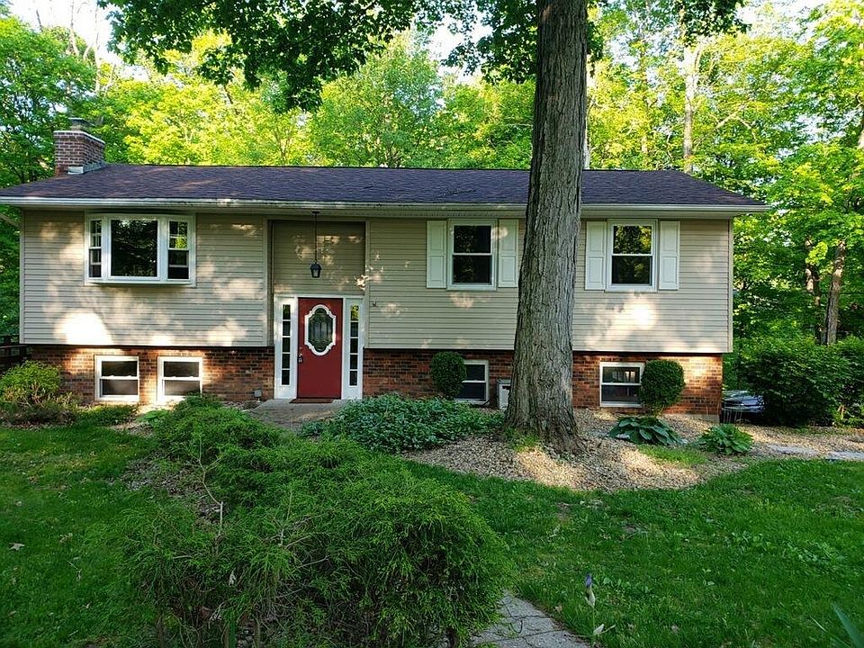 1st image of 23292 Maplewood Ct