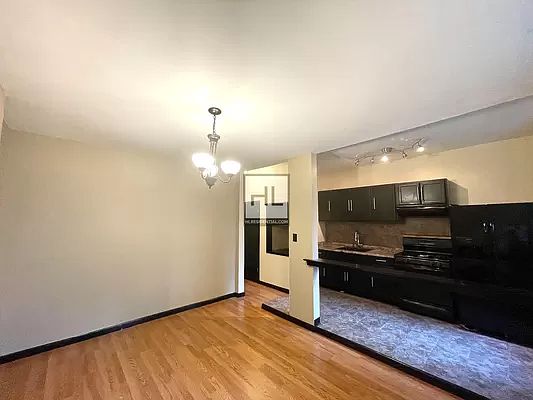 5th image of 205 Kosciuszko St #1