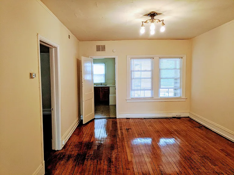 800 N. Sheppard St. — Photo 5