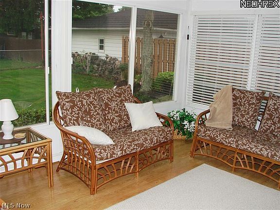 5th image of 331 Canterbury Ct