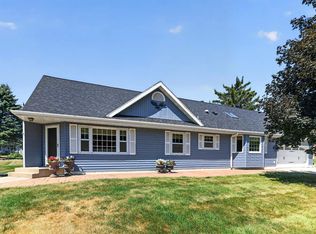 101 8th St, Waunakee, WI 53597
