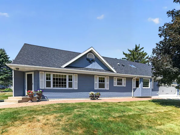 101 8th St, Waunakee, WI 53597