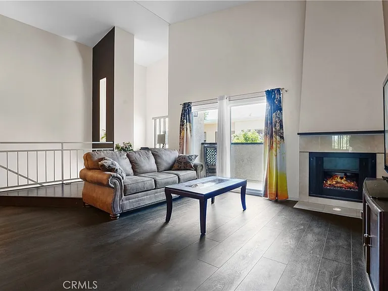 5805 Whitsett Ave #211 — Photo 1