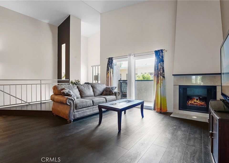 1st image of 5805 Whitsett Ave APT 211