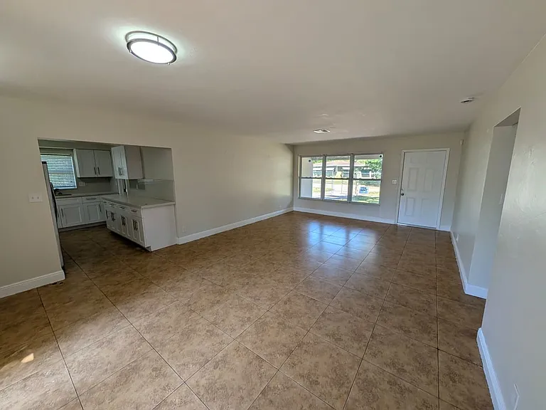 180 Penn Way — Photo 5