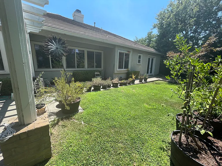 1900 Casterbridge Dr — Photo 52
