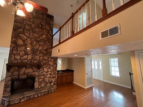 4th image of 4033 Briant Dr