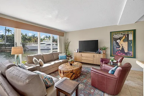 180 Isle Of Venice Dr #121 Photo 1
