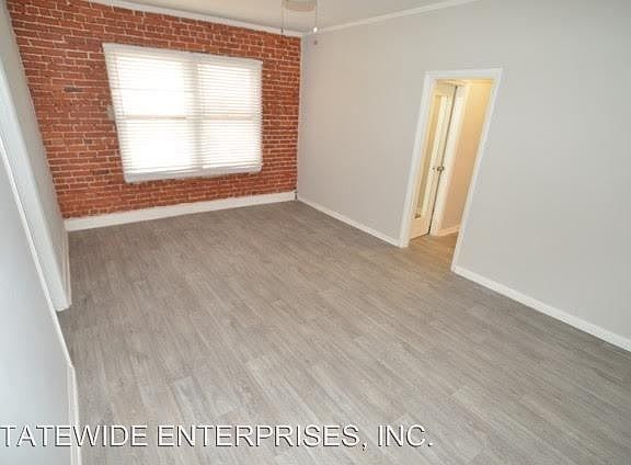 3rd image of 939 S Gramercy Pl APT 401