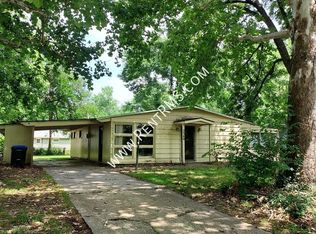2540 SW Burnett Rd, Topeka, KS 66614