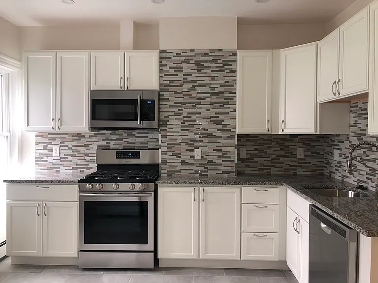 4 Hardwick St #3 — Photo 1